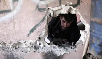 Tras cinco años de guerra, Siria vive un día bajo un cese parcial del fuego