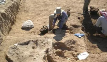 Hallan 40 tumbas con osamentas de hace más de 3,300 años en el sur de Egipto