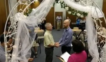 EE.UU.: Corte falla contra veto a bodas gay en 2 estados 