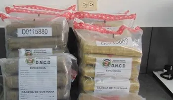 DNCD decomisa 42 pacas de marihuana en una jeepeta en autopista 6 de Noviembre