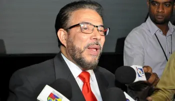 Tres miembros titulares de la JCE reciben a los candidatos de oposición