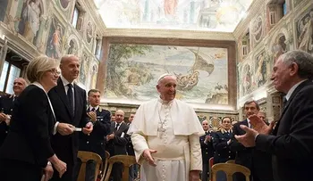 El Papa advierte a seguridad Vaticano que existen sombras y peligros 