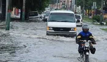 Colocan 11 provincias en alerta verde por vaguada y onda tropical sobre Puerto Rico