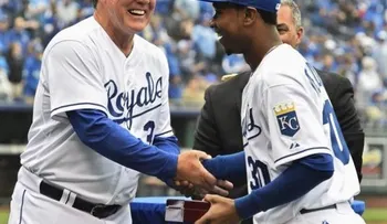 Chris Young abrirá por los Reales el 4to de la serie