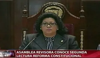 Cristina Lizardo apaga micrófono a asambleísta la acusó de reeleccionista