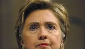 Clinton ataca a Trump por su apoyo a figuras como Putin o Sadam Huseín
