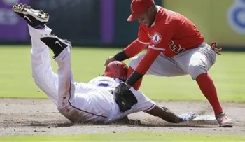 Angelinos anotan cinco en la novena y ganan 11-10 a Rangers