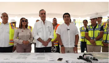 Abinader supervisa ampliación del Acueducto Barrera de Salinidad