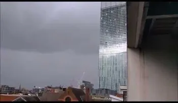 ¿Qué son esos sonidos diabólicos que emite este rascacielos en Manchester?