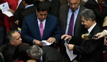 Pulso entre el oficialismo y la oposición en Venezuela: ¿hacia un choque de poderes?