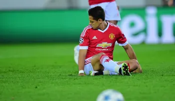 Así reaccionaron Van Gaal y Giggs al penalti fallado por 'Chicharito' Hernández