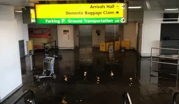 Una fuga de agua inunda una parte del aeropuerto JFK de Nueva York