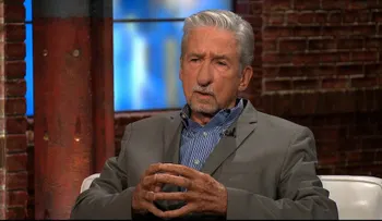 Muere el famoso activista antibélico Tom Hayden
