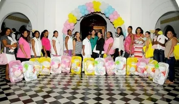 Esposas de oficiales de la Armada imparten charla sobre cuidado materno infantil