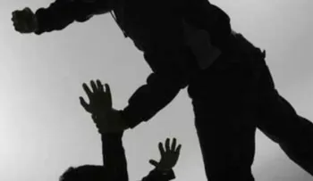 Hombre intenta matar a su madre a machetazos; será sometido a la justicia