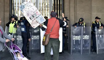 Mayoría de mexicanos cree que el crimen organizado controla a la policía