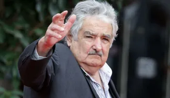 Mujica envía un mensaje de apoyo al candidato izquierdista francés Mélenchon