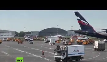 Alarma en Moscú por incendio de avión; 13 muertos y siete heridos