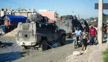Soldados salvadoreños inician patrullajes en Puerto Príncipe en busca de cuatro compañeros desaparecidos