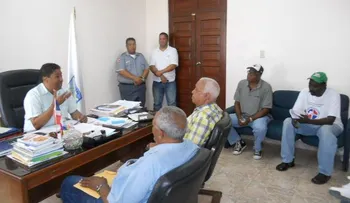 Gobernador de Barahona exhorta a disfrutar con moderación fiestas de fin de año