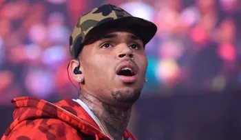 Policía rodea la casa de Chris Brown