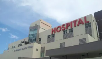 Decenas de ancianos abandonados en hospitales en Puerto Rico por la crisis