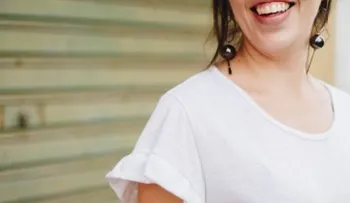 La oreja se infecta cuando usas aretes que no son de oro; descubre la razón