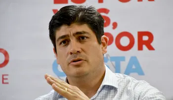 Costa Rica no ha elegido entre dos Alvarados sino entre el futuro y el pasado