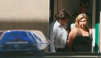 Encarcelan seguridad por masturbarse con los zapatos de una mujer