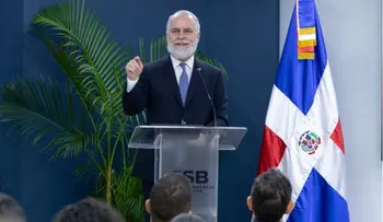 Superintendente destaca fortaleza bancaria y protección al usuario