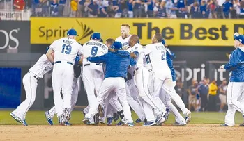 Pérez y Kansas despiden a Oakland en juego de los Wild Card