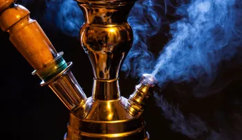 Una hora de Hookah equivale 100 ó 200 cigarrillos en un día