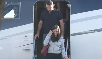 Flávio Bolsonaro llega a Miami tras salir de Brasil pese a la prohibición judicial de abandonar el país