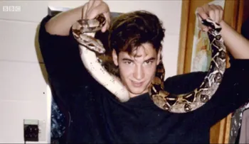 Un hombre lleva 30 años inyectándose veneno de serpiente y no muere: increíble historia de Steve Ludwin