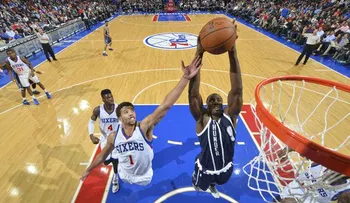 Ibaka ayuda al Thunder obtener primer triunfo