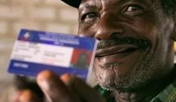 Fadul llama racistas a quienes se oponen a extender vigencia de carnés haitianos 