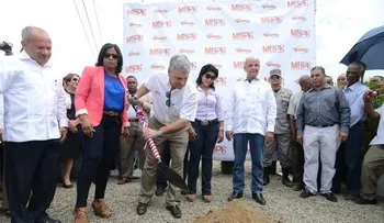 Obras Públicas inicia construcción puente en Cotuí