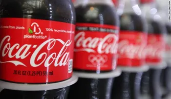 Organizaciones piden sancionar a Coca-Cola México por comercial "racista"