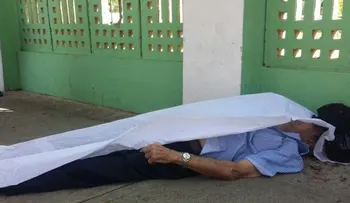 Anciano de 87 años se cae muerto mientras caminaba en la Tirandentes