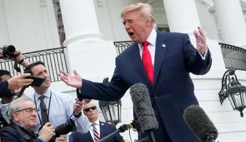 Trump pide reemplazar a Zelensky y critica ataques ucranianos a refinerías rusas
