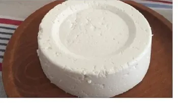 Un litro de leche, un yogurt y medio limón para elaborar el mejor queso desde tu casa