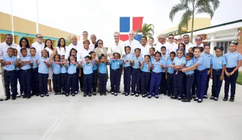 Abinader inaugura tres escuelas para beneficiar a 2,960 estudiantes
