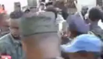 Desorden y humillaciones en reparto dádivas navideñas (Video)