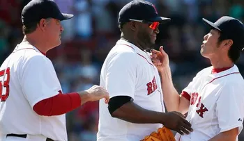 Liriano gana y poncha a 12; Encarnación y Marte la sacaron