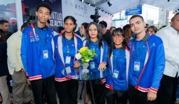 Cinco jóvenes dominicanos buscan recuperar Récord Guinness de lectura en voz alta