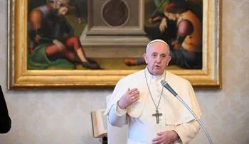 El papa aboga por un salario universal y la reducción de la jornada laboral