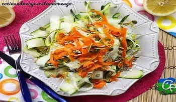 ¿Cómo hacer una ensalada de calabacín y zanahoria?
