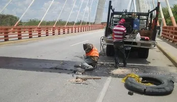 Obras Públicas realiza trabajos de bacheo y limpieza en carreteras