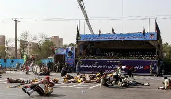 Ataque en desfile militar en Irán deja 24 muertos