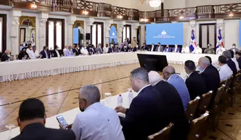Presidente Abinader informa al liderazgo nacional sobre medidas ante crisis de Haití para preservar defensa de la soberanía y la seguridad